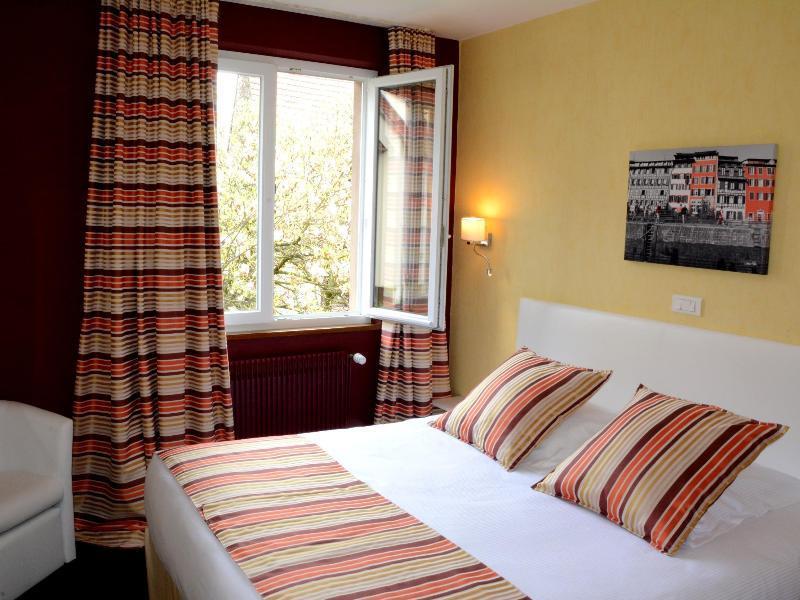 Logis Hotel Du Centre - Halte Ideale En Cyclotourisme Avec Garage A Velos Clos 莫尔塞姆 外观 照片