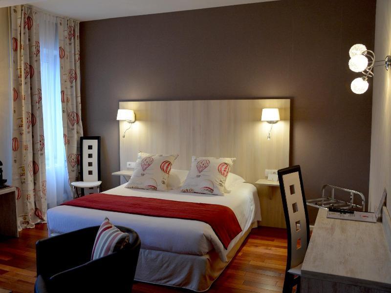 Logis Hotel Du Centre - Halte Ideale En Cyclotourisme Avec Garage A Velos Clos 莫尔塞姆 外观 照片