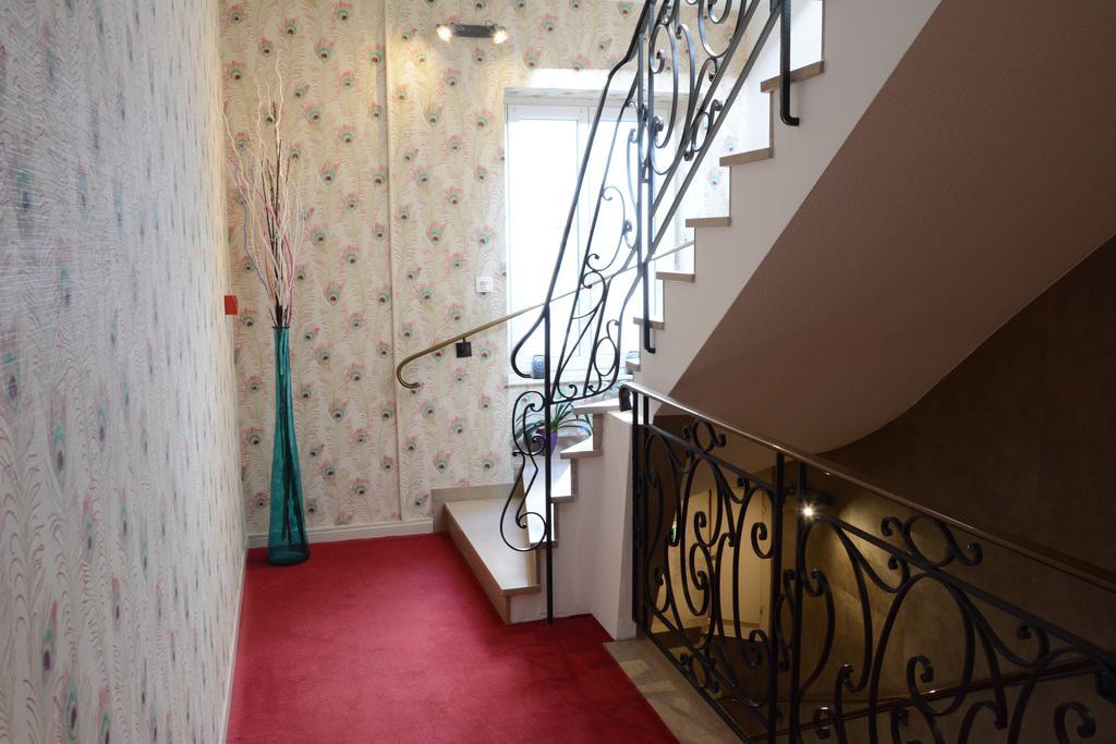Logis Hotel Du Centre - Halte Ideale En Cyclotourisme Avec Garage A Velos Clos 莫尔塞姆 外观 照片