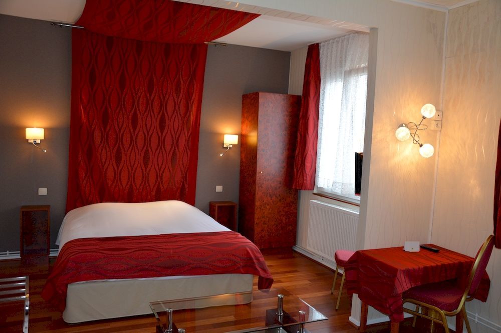 Logis Hotel Du Centre - Halte Ideale En Cyclotourisme Avec Garage A Velos Clos 莫尔塞姆 外观 照片
