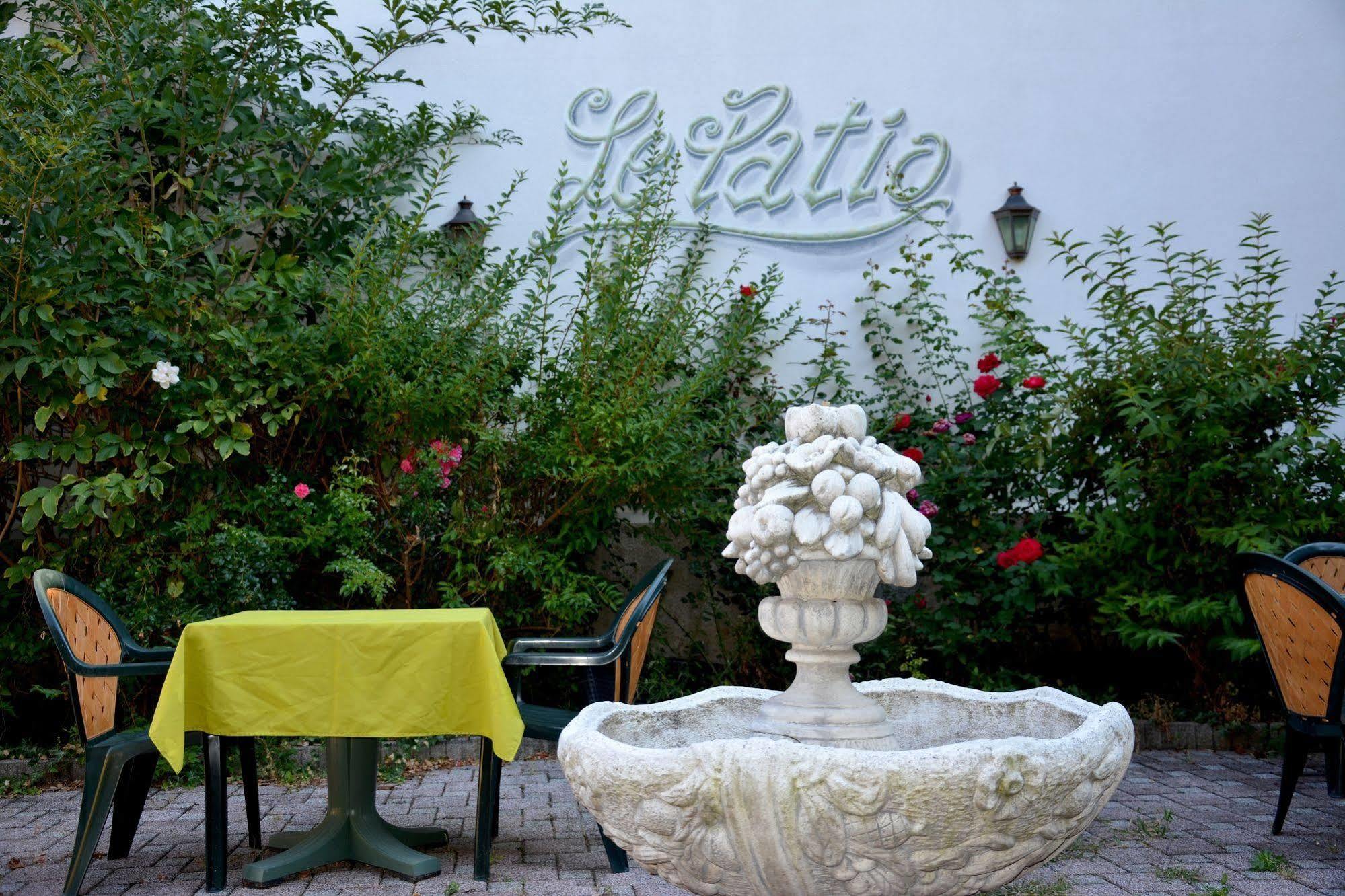 Logis Hotel Du Centre - Halte Ideale En Cyclotourisme Avec Garage A Velos Clos 莫尔塞姆 外观 照片