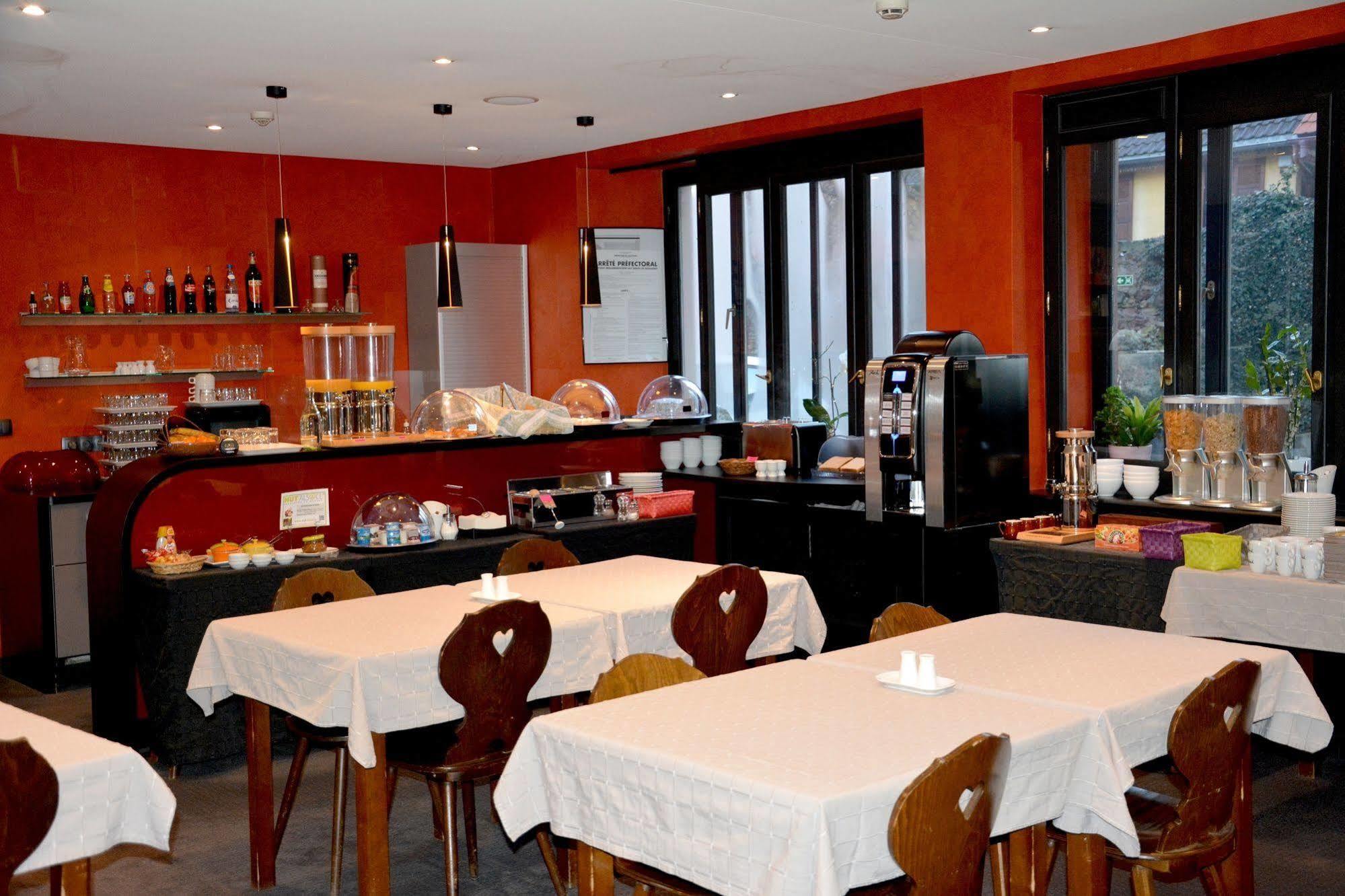 Logis Hotel Du Centre - Halte Ideale En Cyclotourisme Avec Garage A Velos Clos 莫尔塞姆 外观 照片