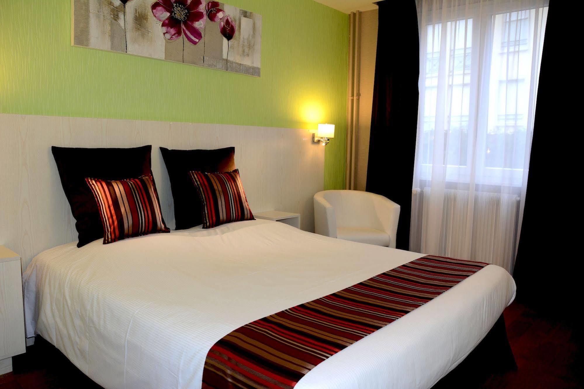 Logis Hotel Du Centre - Halte Ideale En Cyclotourisme Avec Garage A Velos Clos 莫尔塞姆 外观 照片