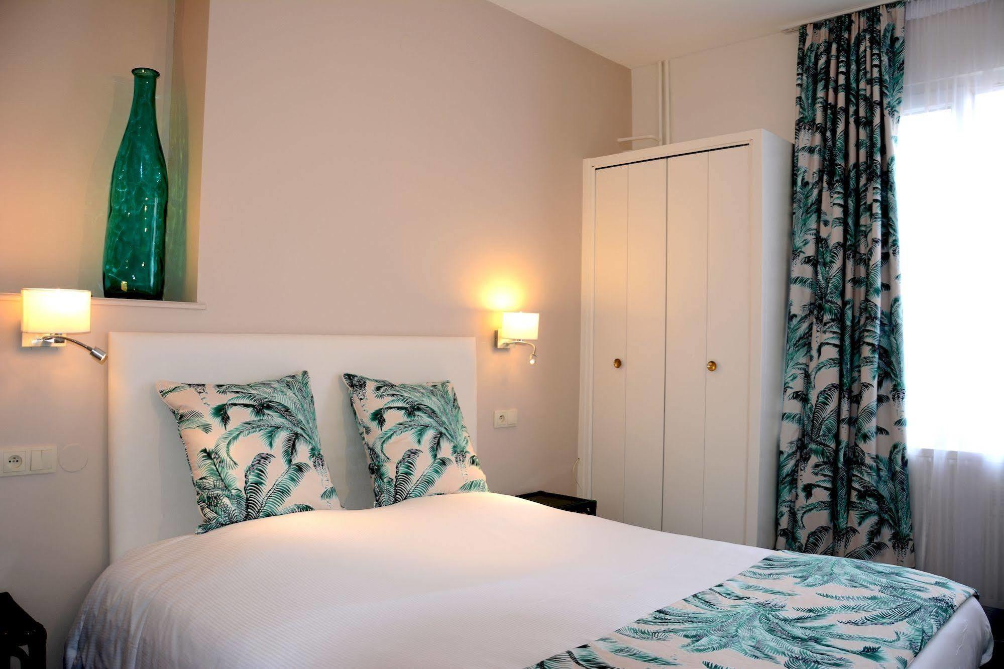 Logis Hotel Du Centre - Halte Ideale En Cyclotourisme Avec Garage A Velos Clos 莫尔塞姆 外观 照片