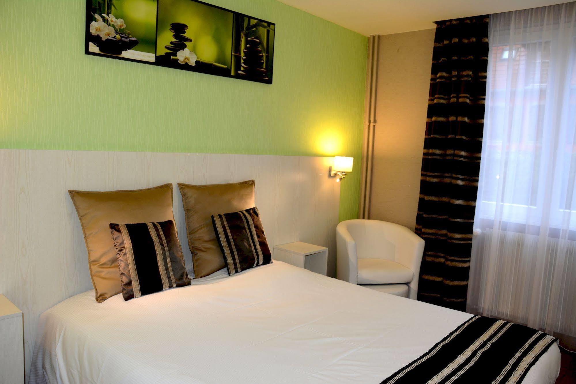 Logis Hotel Du Centre - Halte Ideale En Cyclotourisme Avec Garage A Velos Clos 莫尔塞姆 外观 照片