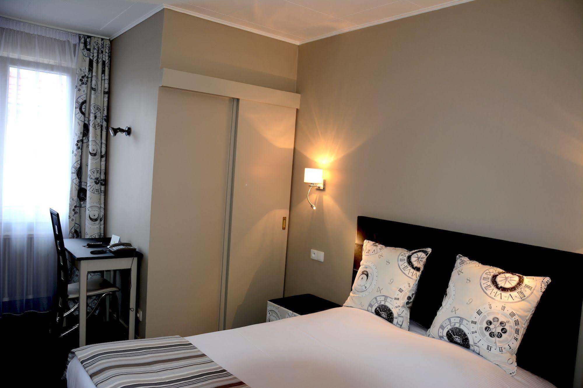 Logis Hotel Du Centre - Halte Ideale En Cyclotourisme Avec Garage A Velos Clos 莫尔塞姆 外观 照片