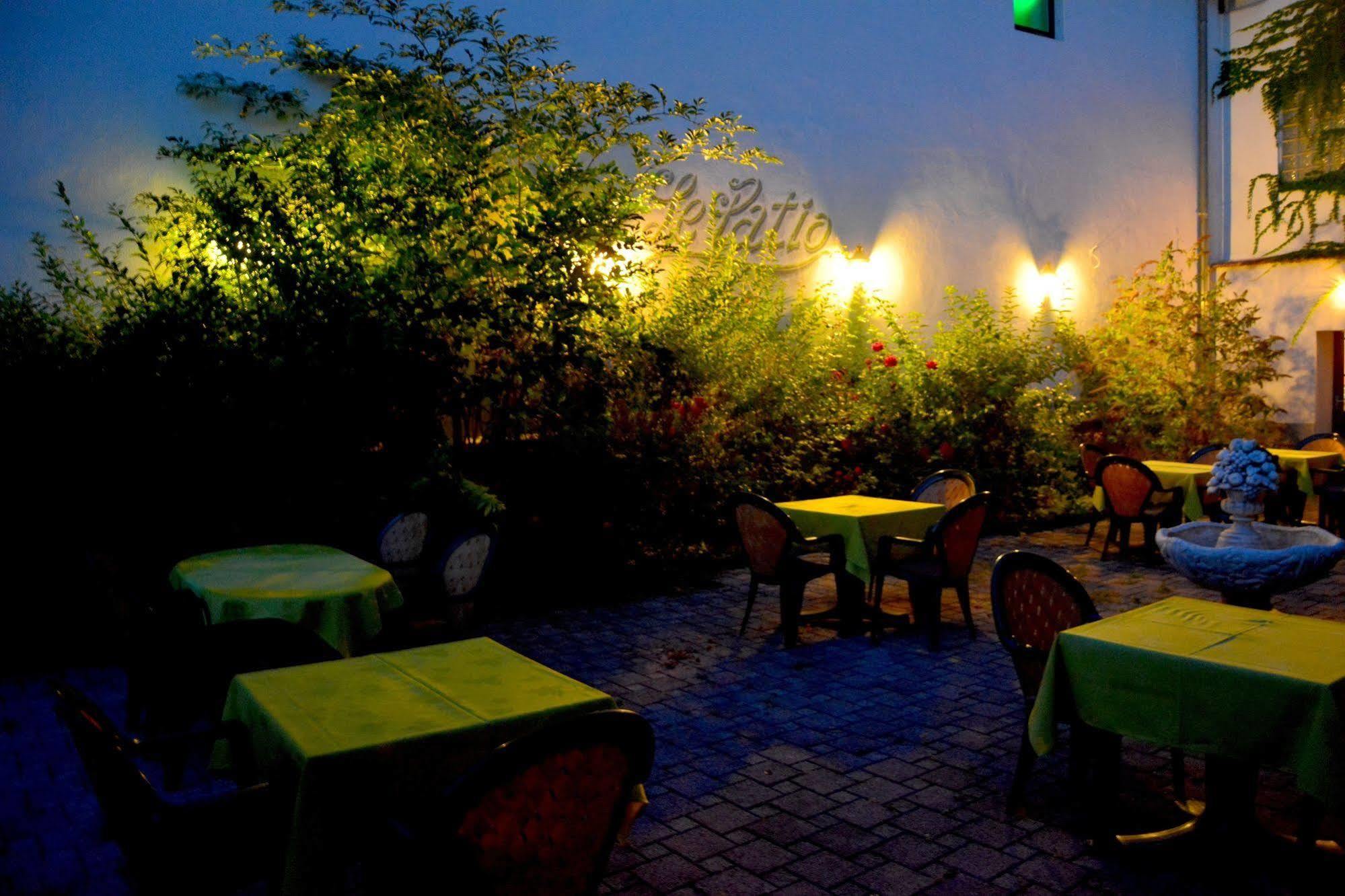 Logis Hotel Du Centre - Halte Ideale En Cyclotourisme Avec Garage A Velos Clos 莫尔塞姆 外观 照片