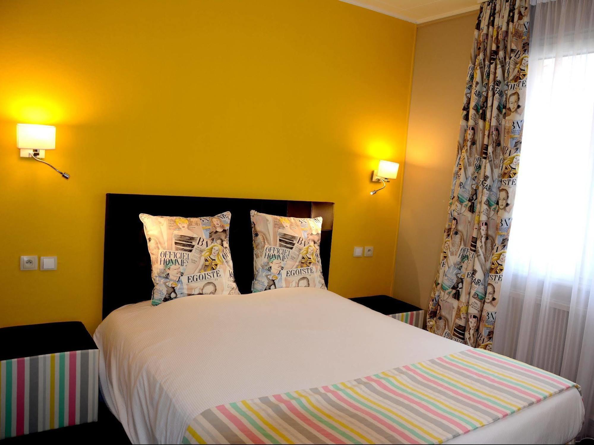 Logis Hotel Du Centre - Halte Ideale En Cyclotourisme Avec Garage A Velos Clos 莫尔塞姆 外观 照片