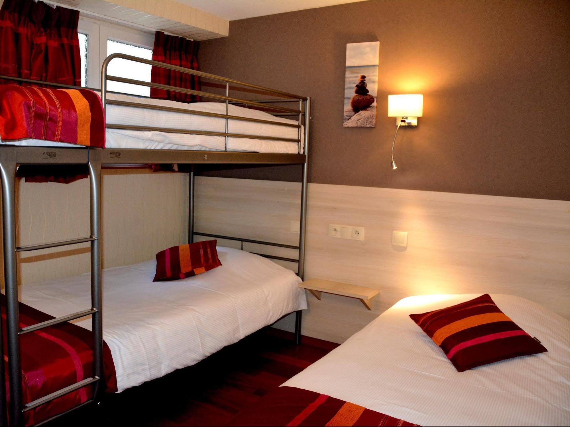 Logis Hotel Du Centre - Halte Ideale En Cyclotourisme Avec Garage A Velos Clos 莫尔塞姆 外观 照片